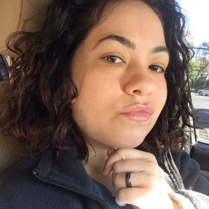 Meet your Posher, Elise